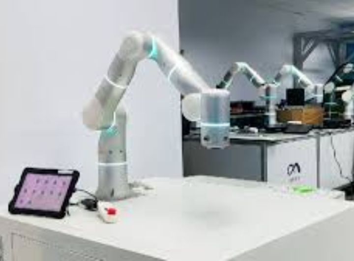 Flexiv robot gắp vải – may tự động là gì?