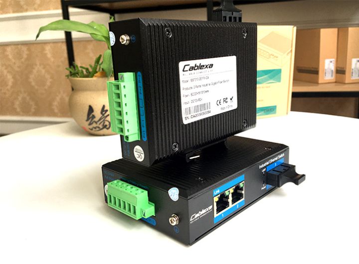 Switch IES7210-2E1FX-CA