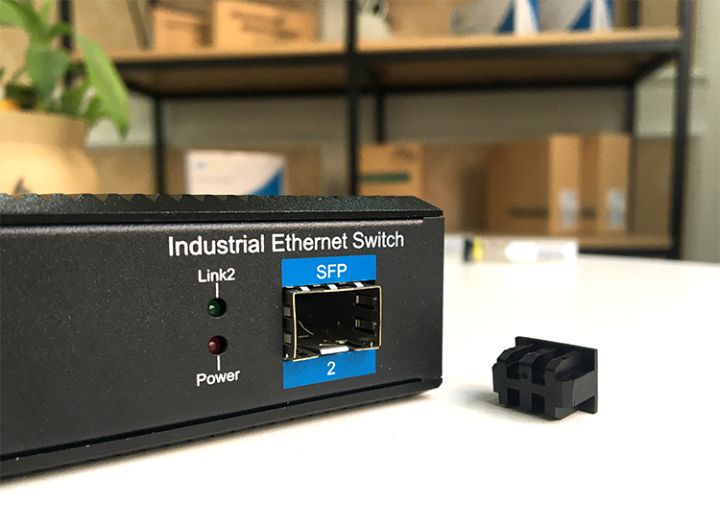 Các cổng giao tiếp trên Switch công nghiệp IES7211-1GE1GF-CA